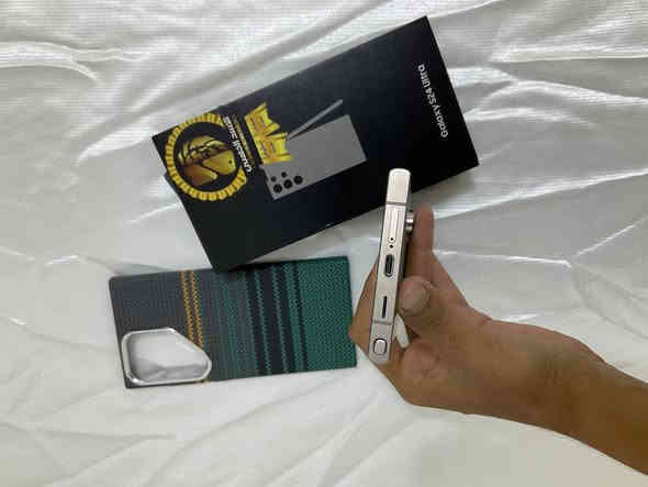 سامسونك اس 24الترا 

نضيف شخط مابي شرق اوسط 

ذاكره 256 بعده داخل الضمان 

دبل خط  ***********

نجف حي الامير          س 950
