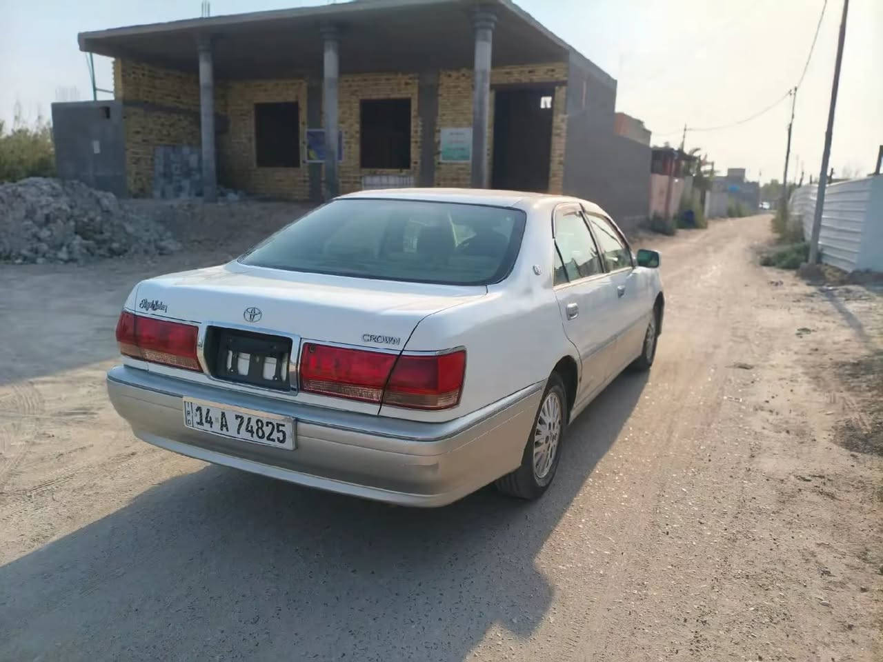 السلام وعليكم. ملكه تسجيل جديد رقم انكليزي بصره مديل 2001السياره فول عده الفتحه اربع دكم الثلاجه شغاله التبريد الخلفي شغال البرده الخلفيه شغاله السياره نضيفه بعمنا الكلمه وتجي وأتشوف المكينه الديفور الجبير صاحب السنويه قريب علينا كلشي شغال شاشه تبريد   فقط كصه قماره السعر120 بيها  مجال حك الجيه ***********.        ***********
