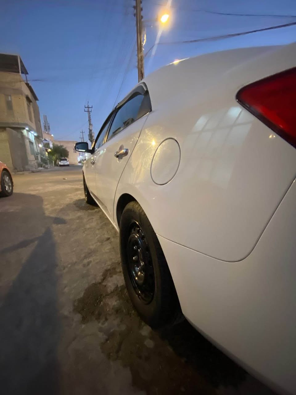 السلام عليكم كيا سيراتو مديل 2013 وارد خليجي فول مواصفات بصمه فتحه تشغيل عن بعد السونار مالها موجود للعلم منغير السونار ضربة بلجاملغ الامامي رقم اربيل السعر 110  سيارا بعد احله من صور 
*********** البصرة, العراق
