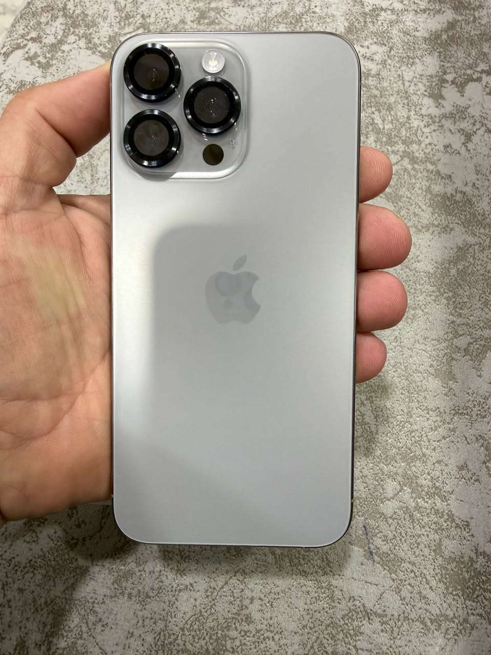 للبيع فقط آيفون 15 برو ماكس نضافه ميه بل ميه و بطاريته ٨٨ وجهاز ما مفتو و حته كيبل لأصلي ويه  *********** مكاني بصره الكرمه سعره مليون و خمسه و عشرين الف
