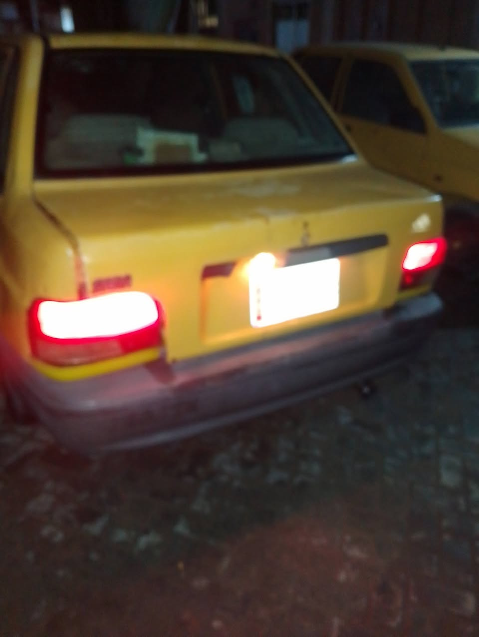 سلام عليكم للبيع او مراوس مدعومه صندوك ومعمرة بس تعمير مو درجه اولى موديل 2012 بسمي سعر 18 ما متواجد عل فيس تصال فقط اقرة المشور عدل رقم الهاتف ***********
