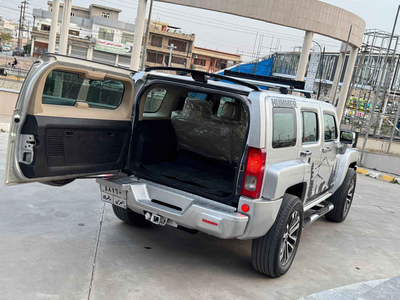 بسم الله 

كوردي/عربي 

هه مه ر بؤ فرؤشتن مؤديل ٢٠٠٧ كلين تايتله سبوغي
تيدانييه ساردي تيدا نيه له سه ر بيلاد ماوه زؤر زؤر باكه  تنها سقفو بؤنيد كه مي كالبونه وه ي هه يه
كوشن جلده ناو زه رده وارد
 خليجيه شاشه ئايباده وكاميرايه
 مكينه ٣٧٠٠ مرغوبه
كير و مكينه به شه رته نكراوته وه. وييل ٢١ انج كرؤمه 
ده بل اكسله كه رمي و ساردي به شه رته به ناوي خؤمانه
تحويل و خرامه وه و كيرو مكينه و دعامي بؤ دعامي 
به شه رته سعري 100 و مجالي تيدايه
شويني سياره كه ركووك
***********
***********

همر للبيع موديل ٢٠٠٧ كلين تايتل بدون صبغ و
 بدون بارد عالبلاد باقي كولش نظيف.. فقط بنيد و السقف شويه جارد... كشنات جلد دواخل اصفر السياره وارد خليجي شاشه ايباد و كاميرا. مكينه ٣٧٠٠ (المرغوب)
كير و محرك شرط ممفتوح وييل ٢١ انج كرووم 
دبل اكسل تبريد شرط ثلج 
السياره باسمنا. تحويل و غرامه و كير و محرك و دعاميه للدعاميه شرط سعرها 100 وبيها مجال
مكان السياره كركوك

***********
*********** شمشمل, السليمانية
