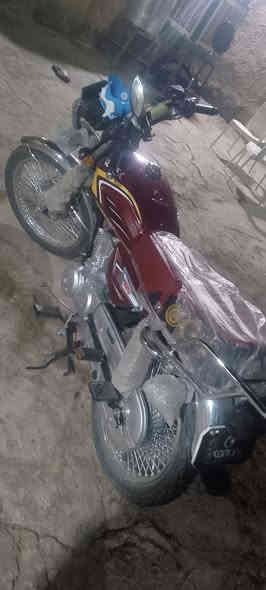 تايكر25بعدها زيرو مصار 8ايام من مشدودةشرط اول تبديلة دهن باب اول 4كير مو 5كير سويجات 2+اوراقها سعر ‏‪780وبيها مجال قليل رقم صاحبها ‏‪***********‬‏ اني مكلف بل نشر مكانها تكريت
