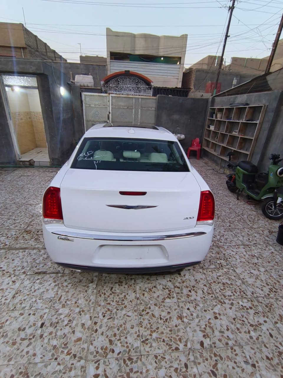 سلام عليكم
كرايسلر C300 2017 وارد أمريكي🇺🇸 🇺🇸
((دخول جديد كتاب ضابط متقاعد))💫 
السياره جديده ماشيه (140mi) 
(ملاحضه) السياره ما بيها حادث تبريد مكينه كير كفاله. 

مواصفات LEMETD المعروفه
نيكلات ابواب المري نيكل العلايم نيكل
مكينه 3600  v6
ابواب بصمه 
داخل صاج
دواخل مختلف بيج جلد السايق ولصدر كهرباء
بانورما 
بصمة صندوك
ستيرن كهرباء  
كشنات  تدفئة 
🇺🇸🇺🇸🇺🇸

تحكمات ستيرن
تبريد ثلج❄️ 

 
🇺🇸(تحويل مباشر بسم المشتري) 🇺🇸
سيارة داخله كتاب ضابط رقمها ديالى 
بارد قليل باب السايق
السعر اتصل ودلل
للستفسار ***********
