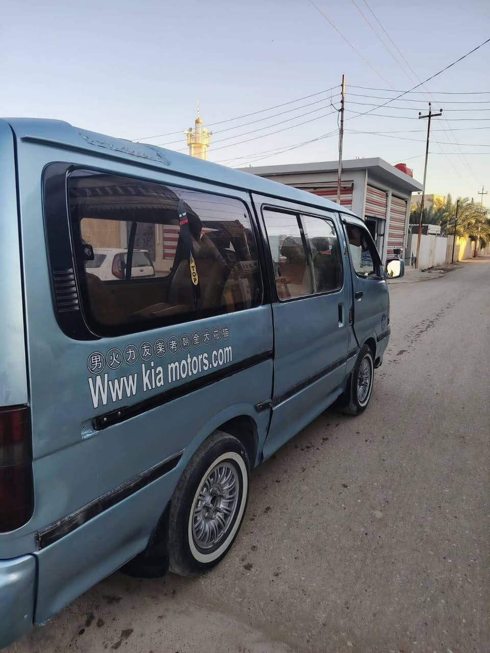 للبيع  تيوتة هايسة ٩٣محرك وكير كية بستة مشط وباور وصدر وتخم تاير شادهن جدد كهريات كلها شغالة سيارة جاهزة  سنوية نافذة  غرامات صفر عليها هيئة فقط ٣٠٠ينزلن من سعرها مكاني ديالى   سعر 29وبيها مجال بيع مستعجل تريد وكالة تريد تحويل غير متواجد على الفيس الشراي يتصل بيع فقط ***********
