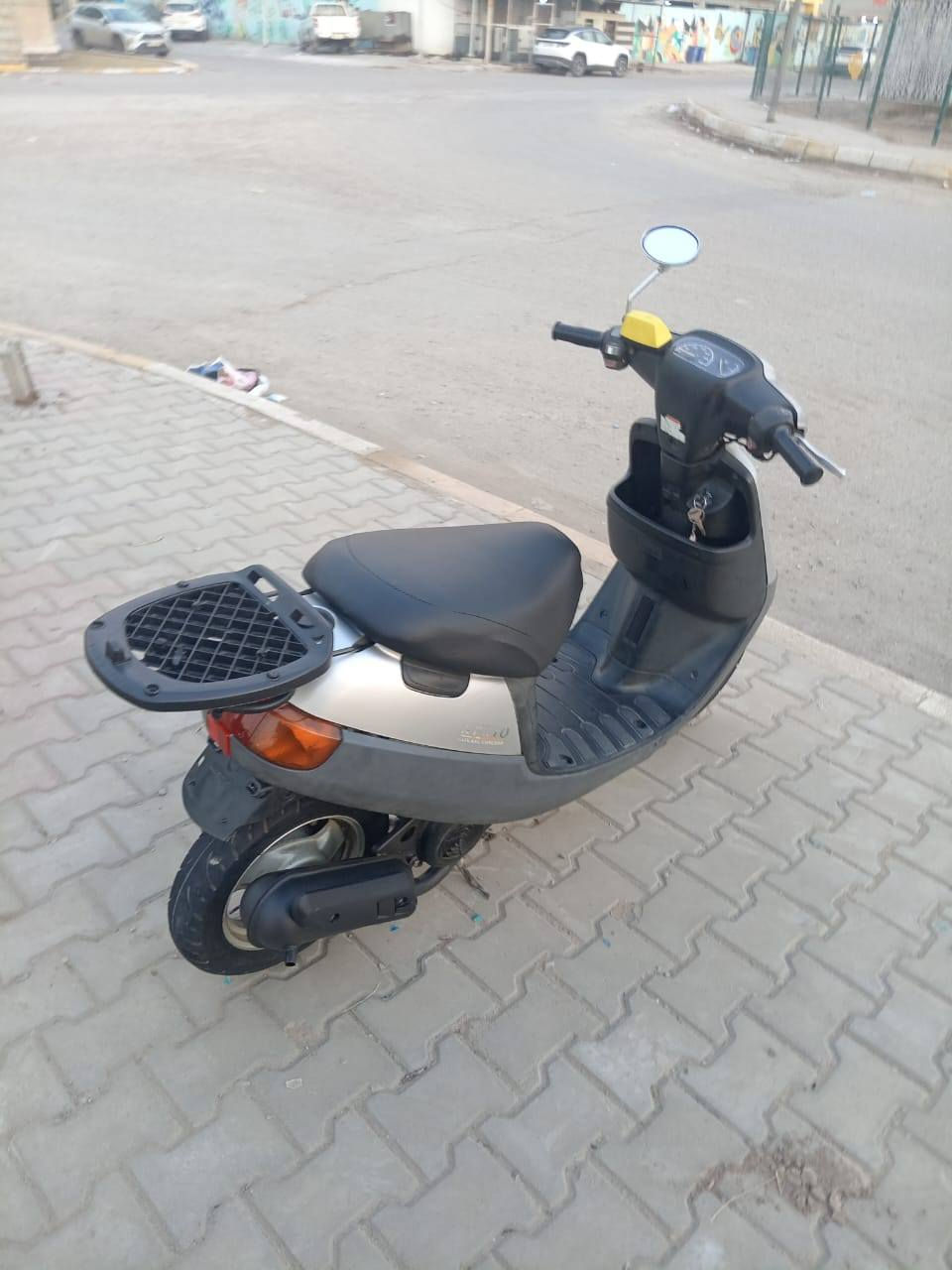 السلام عليكم دراجه بطه60 نثيه دراجه جديده بمعنه الكلمه بعدها بحاله الوكاله  رمبه مكفوله كفاله عامه...كفاله كهربائيات كلها شغاله تايرات زوج جدد كفرات بلاديه ختم واحد الدراجه ما مفتوح بيها برغي  اوراق اصوليه رقمي ( ***********))
اتصل وبخدمتك. الي عنده أي استفسار بخصوص الدراجه يجي خاص ويدلل
