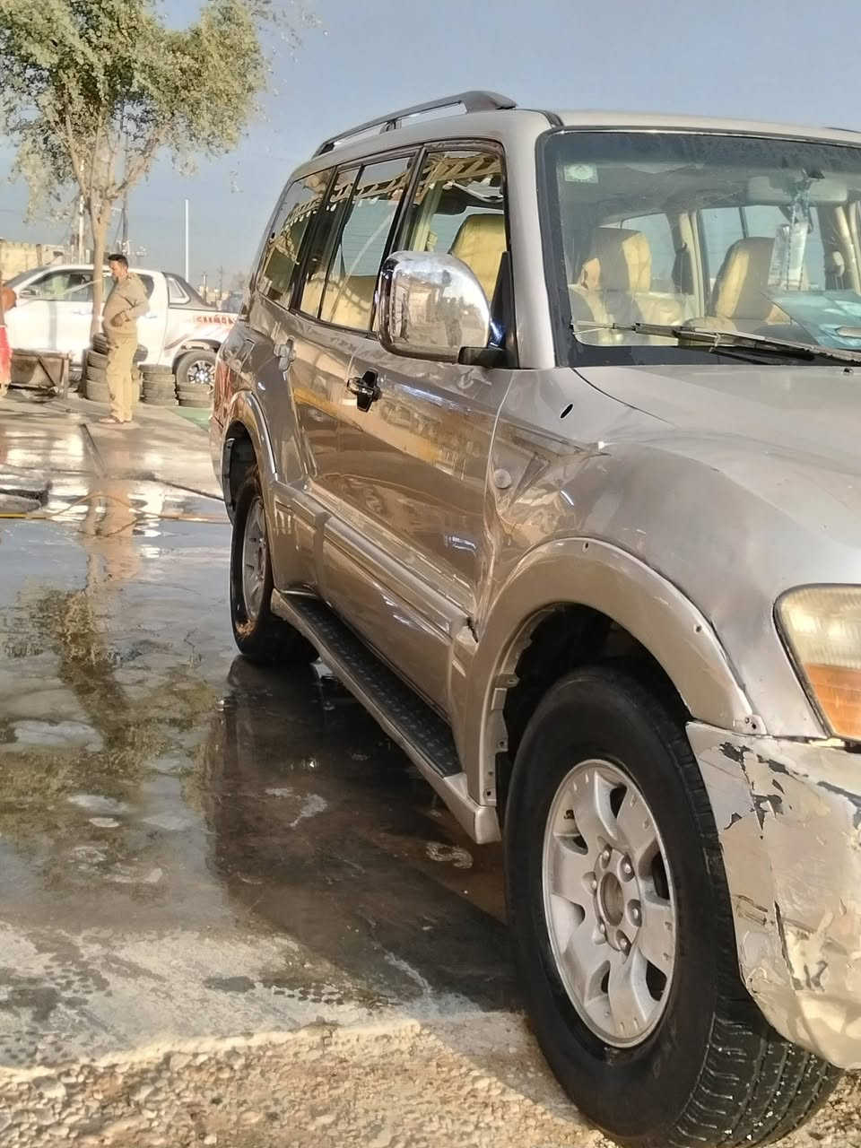 سلام عليكم باجيرو 2003
1_رقم بغداد نكليزي باسمي 
2_دفع رباعي
3_سته6 سلندر
4_محرك3000
5_فتحه سقف 
6_مشروع وطني
مكاني بغداد حي النصر ***********
