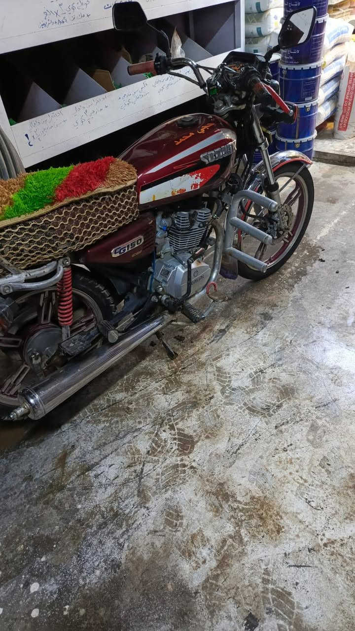 السلام عليكم سيفان موديل 22 أوراق موجوده بس السلف ما يشتغل السعر 500 اتصل ***********
