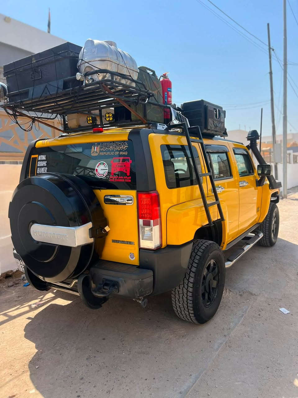 HUMMER H3
بدون صبغ موديل 2007 رقم بغداد مميز 
ولون مميز منظومة غاز 
تبريد ميحتاج اسولف بيه لان معروف تبريد الهمر 
125$ 
‏‭***********‬
