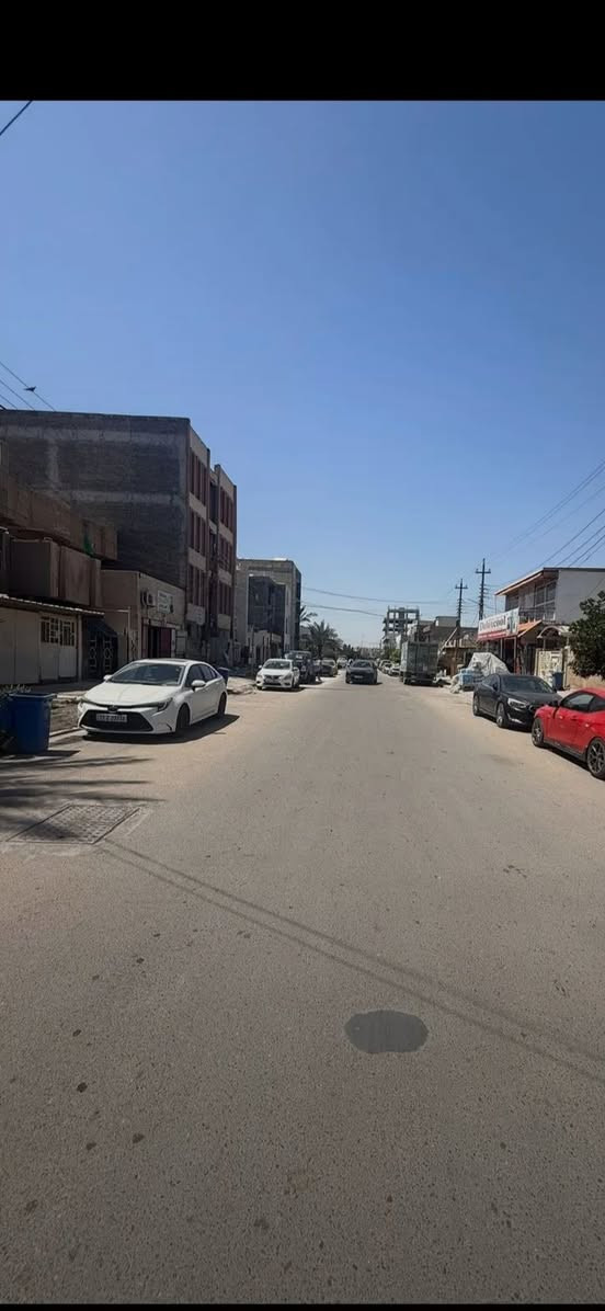 دار للبيع ٢٠٠م حي الجهاد الرفاق الأولى خلف الالعاب تجارى شارعه عرض ٢٠ قرب السنتر شارع الإطفاء باسمي مباشر 
يباع كامل او ١٠٠ تقطيع 
***********

