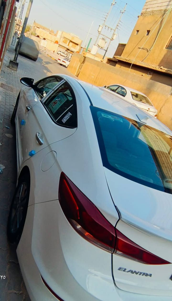 السلام عليكم ألنترا امريكي 2018 بيها اربع قطع صبغ سيارة نظيفة مال جناي للبيت مكينة وكير خير من الله جاهزه للأخير من حساسات من أنجكترات و بلكات حدادية تمام باتري توه شاده اصلي وعبوة وفيت بم جديد تايرات جدد لايتات زنون عالي وناصي السيارة جاهزة بمعنى الكلمة مابيها اي نقص السعر 120 وبيها مجال بسيط للتواصل.  *********** بيع او مراوس حسب القناعة رقم بصرة أنجليزي بأسمي شرط التحويل عنوان البصرة الزبير الزبير, البصرة
