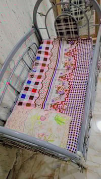 سرير طفل • نظيف قوي • لحد ٨سنوات