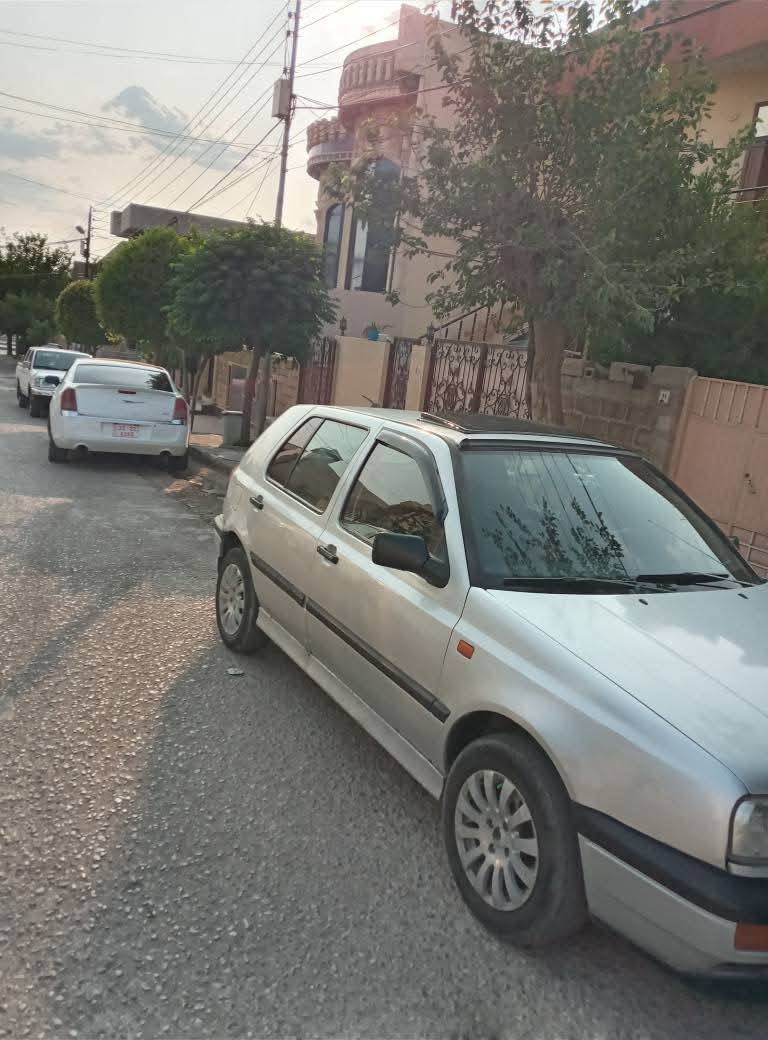 کۆلف مۆدیل 92 کیری توماتیک رەقەم سەنوی هەزەی نوێیە بەناوی خۆم
سیارکە حامە لۆ جۆنی تەبریت ساردوو کەرمی هەیە 
دوو جی جەپی هەیە
$40مەجالکی برایەنە
*********** الحمدانية, نينوى
