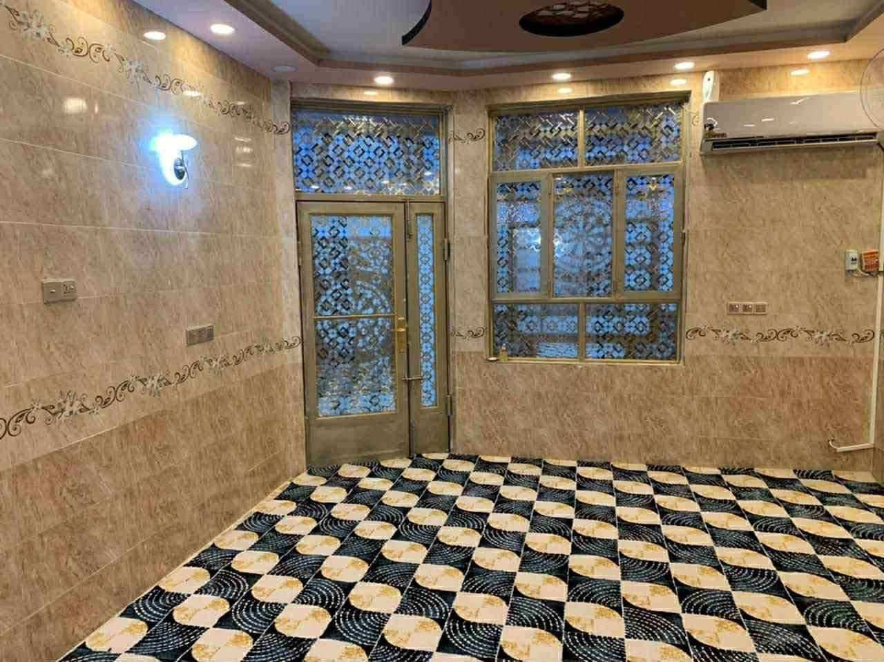 🏡 بيت للبيع – كربلاء / حي الكرار

📍 الموقع: حي الكرار، قرب مستشفى الكفيل.

🔹 المساحة: 120 متر.
🔹 البناء: طابق واحد.
🔹 البناء من الطابوق الجمهوري مع سيراميك للسقف.

تفاصيل البيت:
✅ غرفة: 5×4 م
✅ صالة: 8×4 م
✅ استقبال: 6×4 م
✅ مطبخ: 4×4 م
✅ تخاريج داخلية وخارجية
✅ شارع 10 متر
✅ جميع الخدمات متوفرة

📄 السند: 25 (إقرار محكمة).

📞 للاستفسار: ***********
#حسين_لعقارات_كربلاء🏘
