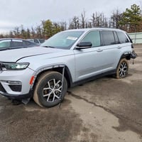 جيب جراند شيروكي • للبيع