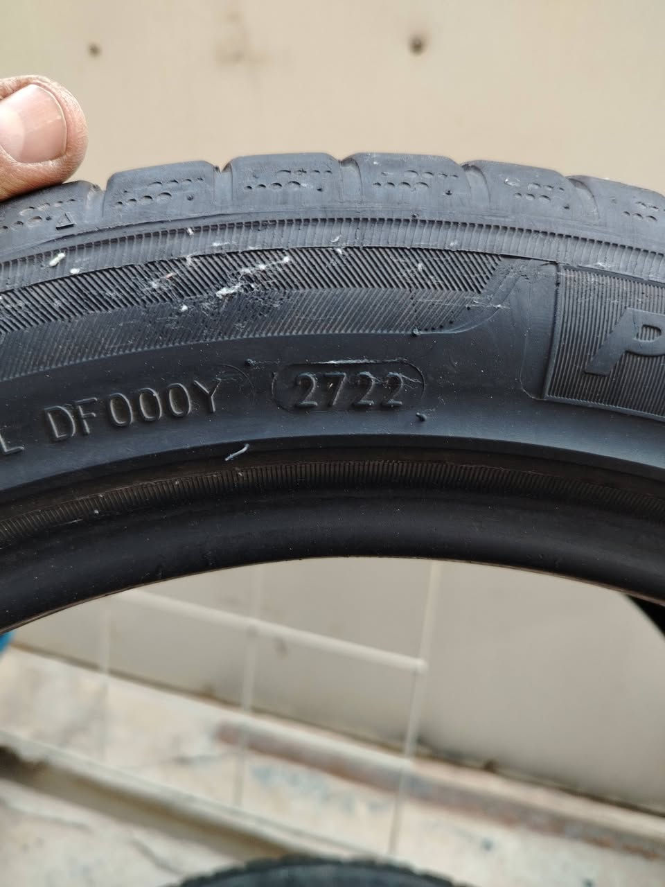 للبيع
زوج تايرات ١٧ ٢٢٥ ٤٥ نظيفات مابيهن جغدة
السعر ٤٠ الف نهائي
مكاني بغداد الدورة ***********
