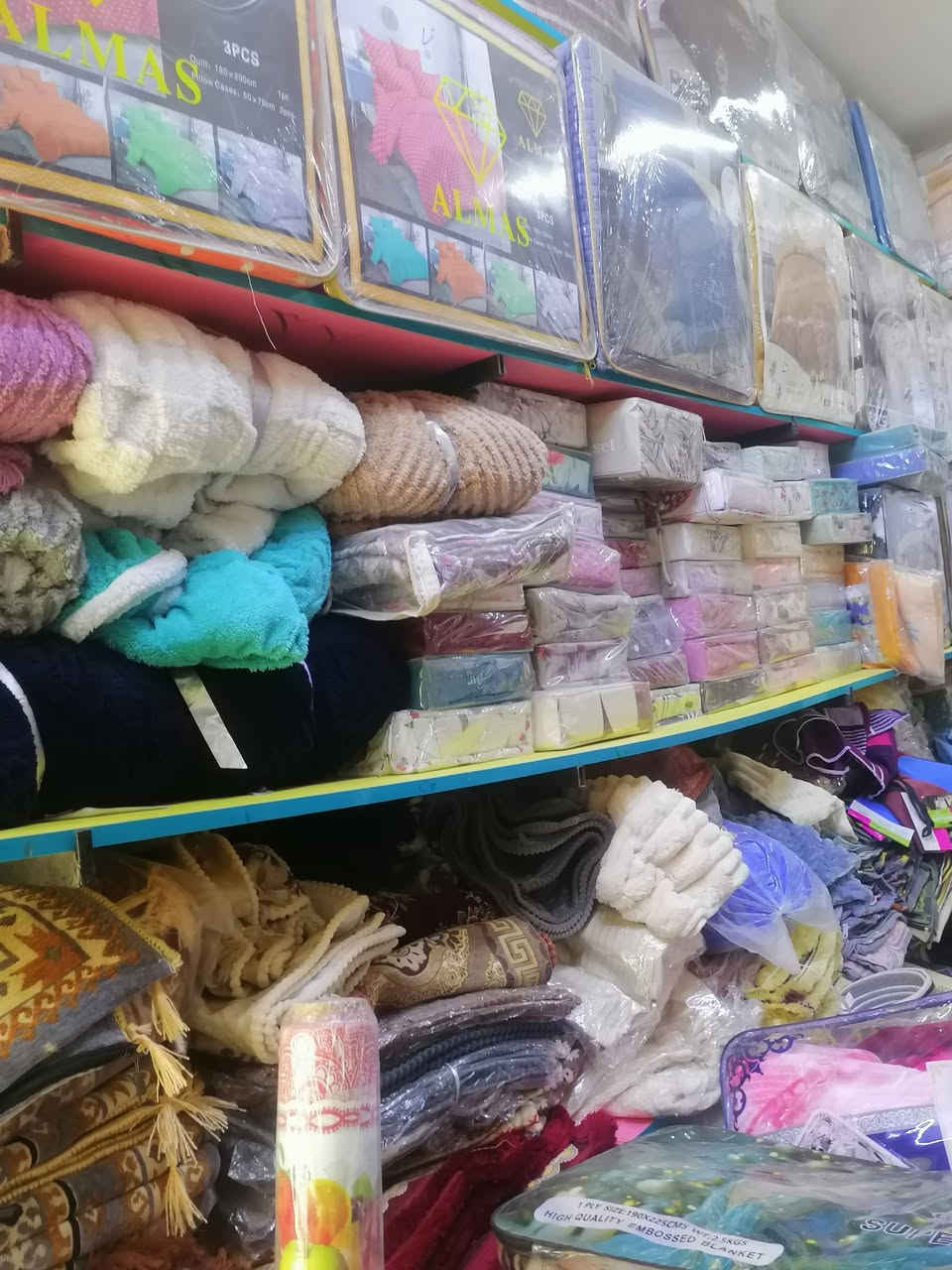 سلام عليكم ورحمة الله وبركاته
توفرت بطانيات جميع الاوزان 
من 3كيلو 
لحد 9كيلو 
الاسعار خاص 
او التواصل واتساب المجمع ***********
