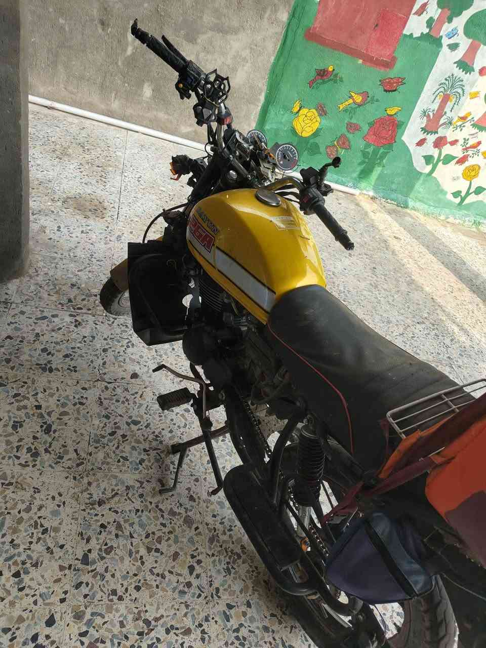 سلام عليكم شباب دراجة دايوان 2023مرقم بغداد سنوية بأ اسمي دراجة قبل حادث مكفولة كفالة عامة كلهة وجانت معروضة مليونين و250الف حالين سويت حادث بسيط عارضهة مليونين وبيهة مجال للطيبين عنواني بغداد قرب مدينة بسمايا 
رقم*********** عندي عملية ومتوازي عل بيعتهة يولد
