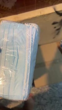 متوفر كمامات السعر مناسب جداً عنواني بغداد الكرخ الي يريدهن يتصل 07717...