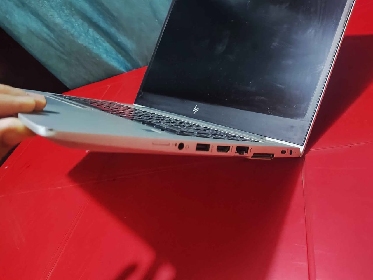 لابتوب للبيع 
المواصفات 
Processor: AMD R5 PRO 3500U (4c/8 th) 
Display: 14-inch FHD.
Ram: 16GB DDR4
Graphics: Radeon Vega 8 
Hard: 256GB SSD
بي ضربات ما مآثرة على الأداء 
السعر 250 الف
العنوان بغداد مدينة الصدر بغداد, العراق


**إذا كنت صاحب هذا الإعلان وتريد حذفه لأي سبب، رجاءا أرسل رسالة إلى الدعم الفني**