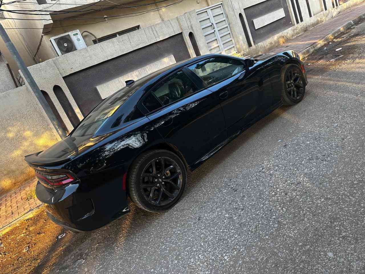 جارجر ٢٠٢٢ ضربتها جاملغ ايمن مع تبديل البنيد ماشية ٦٨ الف كيلو متر
فول عدا الفتحة شاشة كبيرة السيارة مكفولة كير محرك تبريد

رقم الشاصي 

2C3CDXHG1NH267893

٢٣٠ وبيها مجال


**إذا كنت صاحب هذا الإعلان وتريد حذفه لأي سبب، رجاءا أرسل رسالة إلى الدعم الفني**