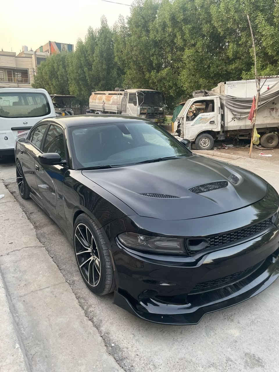 سلام عليكم جارجر للبيع موديل 2016بوليسي فور ويل مكينه 5700محدثه اس آر تي بنيد فايبر كلاس دبات سود مبرمجه مفتوحه متعوب عليه حادثه جاملغ خلفي و بل عراق صار بيه تعديل بل شاصي و يرباك طاك سيارة ماشيه 66 صور الحادث مرفوقه سعره 165 وبيه مجال هاذه رقم صاحب سيارة***********
