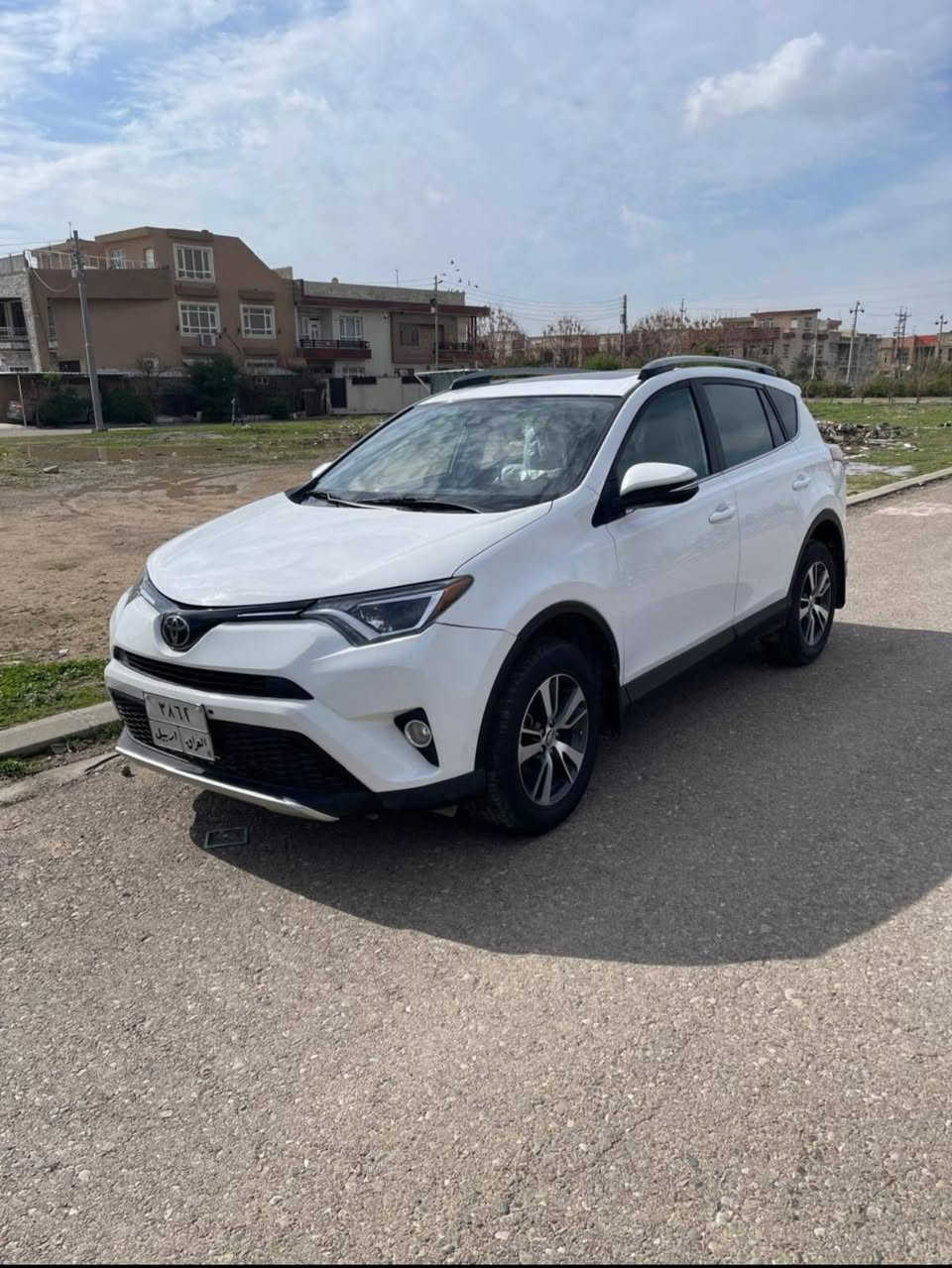 ڕافۆر مۆدێل 2018بۆفرۆشتن فولە بە س دە بل ئەکسل نیەو کوشین جلد نیە هیچی نیە 
سحری 180 
***********
