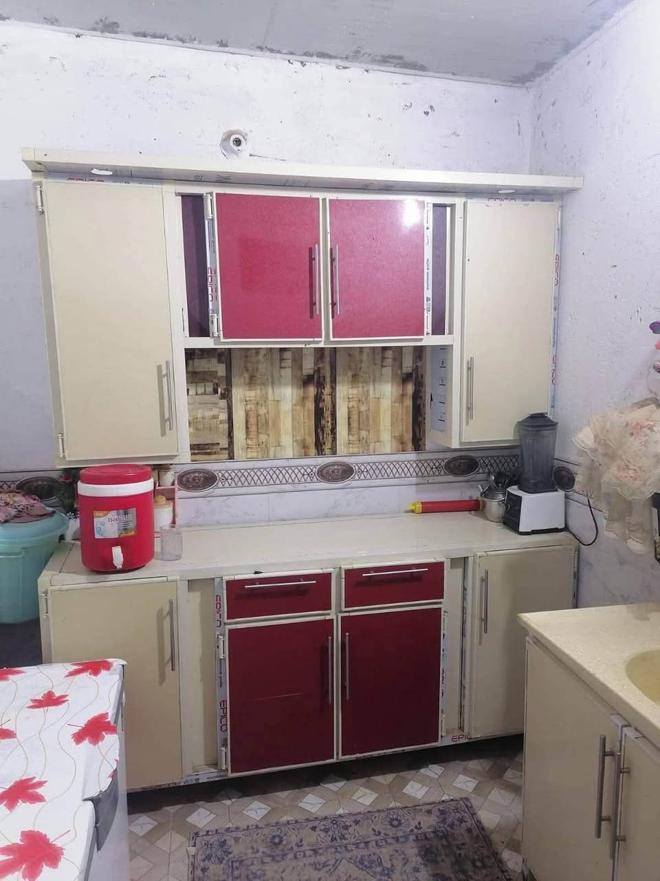 بيت ٢٠٠ متر للبيع 
فارغ حاليا جاهز للسكن
حي شهداء قرب جامع المحسن
البناء متوسط
بالامكان ابيع نص امامي او خلفي حسب رغبه والاتفاق 
للاستفسار 
***********
