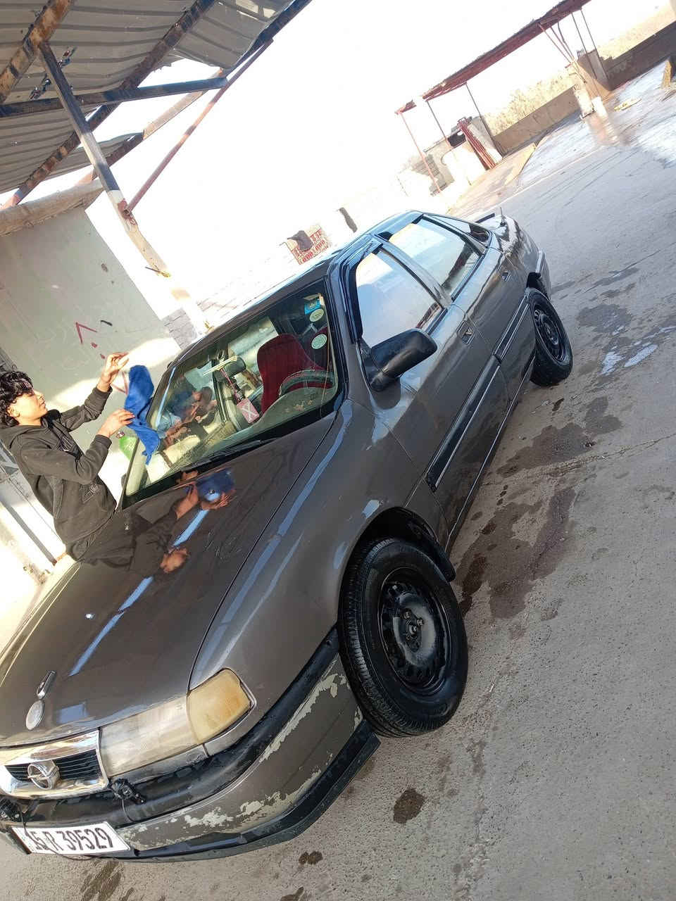 اوبل فكترا محرك 16
رقم دولي بسمي
شرط التحويل
محرك كير شرط 

تايرات ٢ جدد
السعر29 وبيهه مجال قليل ***********
