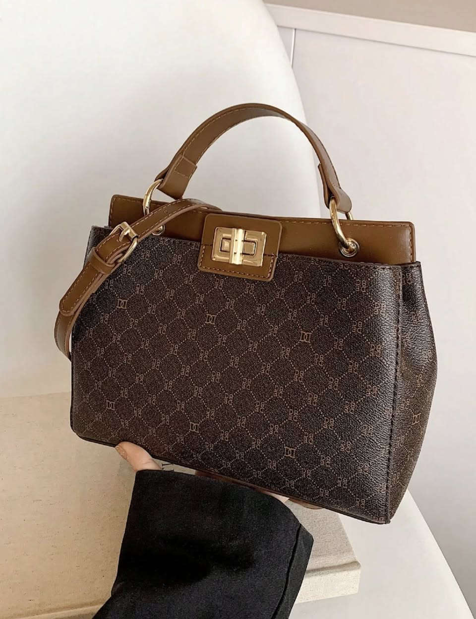 متوفره جنط ماركه وتركات ماركات علميه لتواصل والحجز ***********
