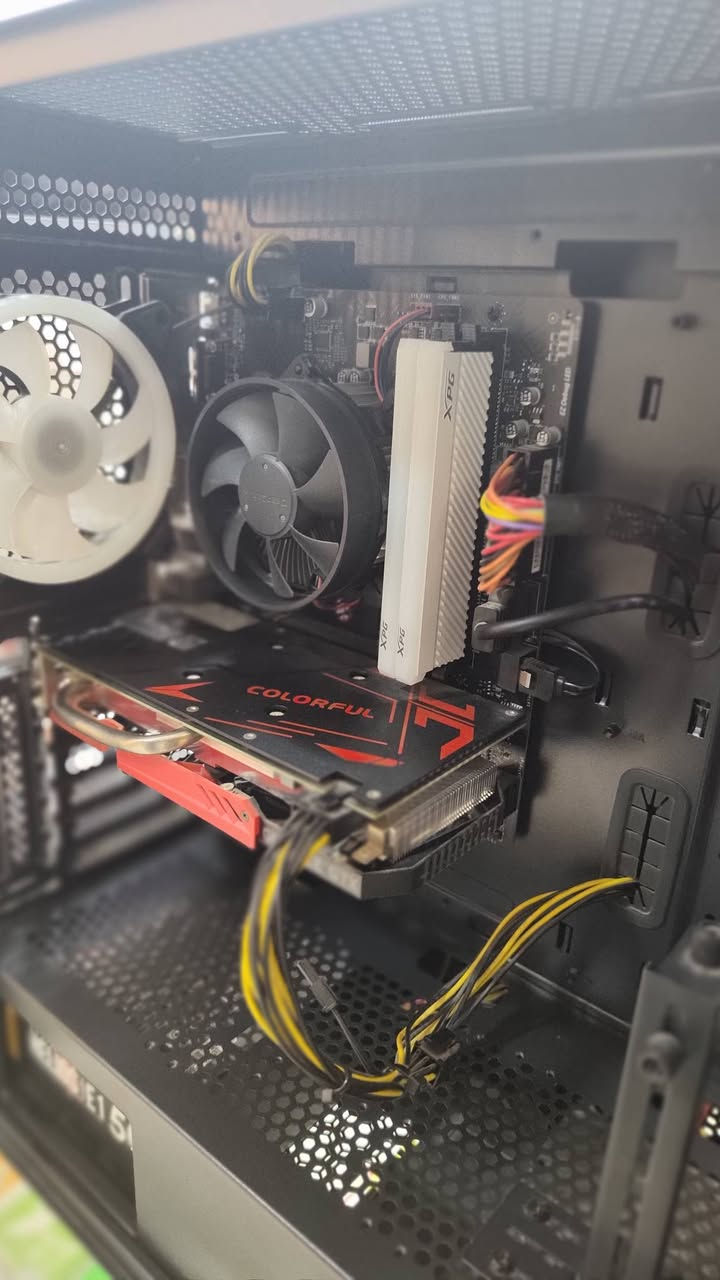 سلام عليكم فقط كيس للبيع
مواصفات 
i5 10400f جيل عاشر
Ram 16GB XPG RGB
gtx 1660 super 6gb colourful
psu 500w
HDD 1tb 
M. 2 128gb
السعر 525 وبيها مجال للطيبين 
مكاني بابل ومتوفر توصيل 
اذا قريب عليه تشرفني للمحل وتفحص على راحتك وتاخذها وخادم اني
رقمي واتساب+اتصال 
***********
