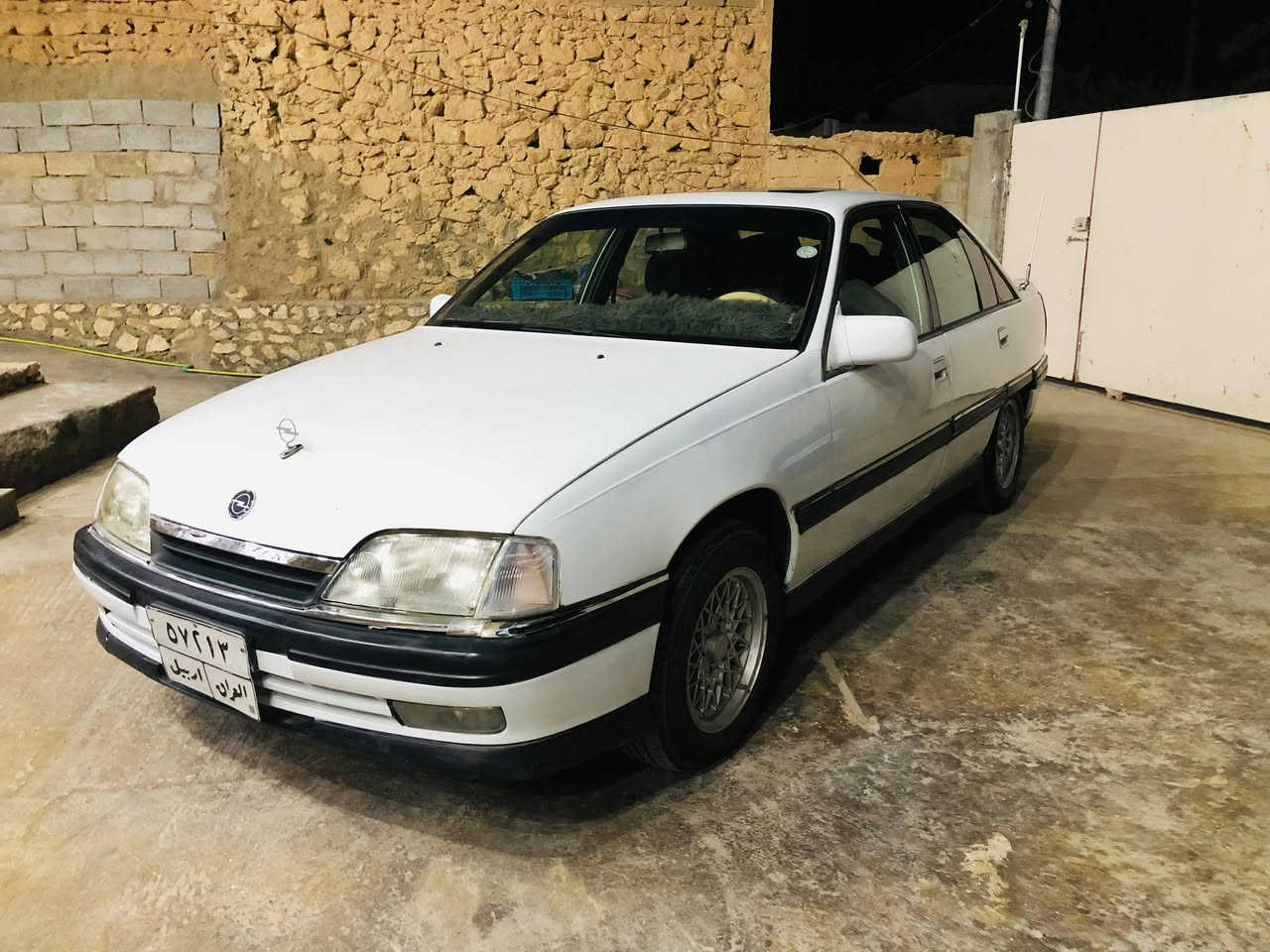 اوبل اوميكا موديل 93 للبيع بلاديه كير ومحرك شرط حيل مرتبه 
السعر 40 وبيها مجال ***********
