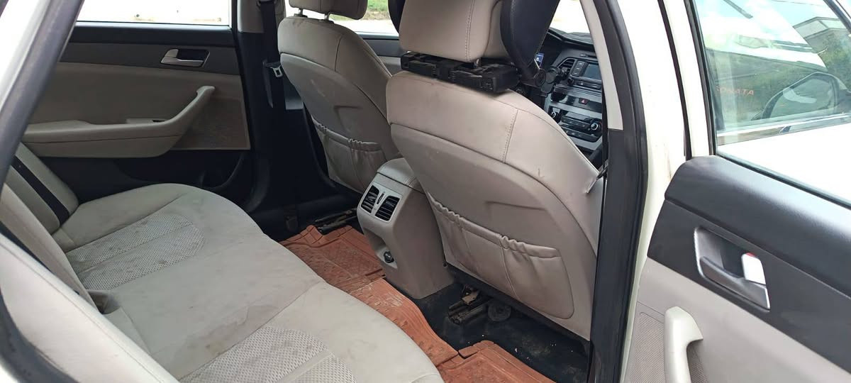 هيونداي سوناتا 2015 خليجي
ماشية 127 الف كيلو
محرك dohc 2400 مفتوح كير مكفول 

🟪 السعر  :: الطلب في التعليقات ويوصلك مباشرة ✍️ 📩

مكفولة من الصبغ والحادث بيها طعجتين صغيرة 
موضحها بالصور مابيها نقص كاملة رقمها الماني 
اتكفل بالتحويل والغرامات مواصفات 
السيارة تبريد قطعتين وشاشه صغيرة وحساس 
وكاميرا كشن السايق كهرباء 
والسيارة سويج مو بصمه

رقم صاحب السيارة 
***********
