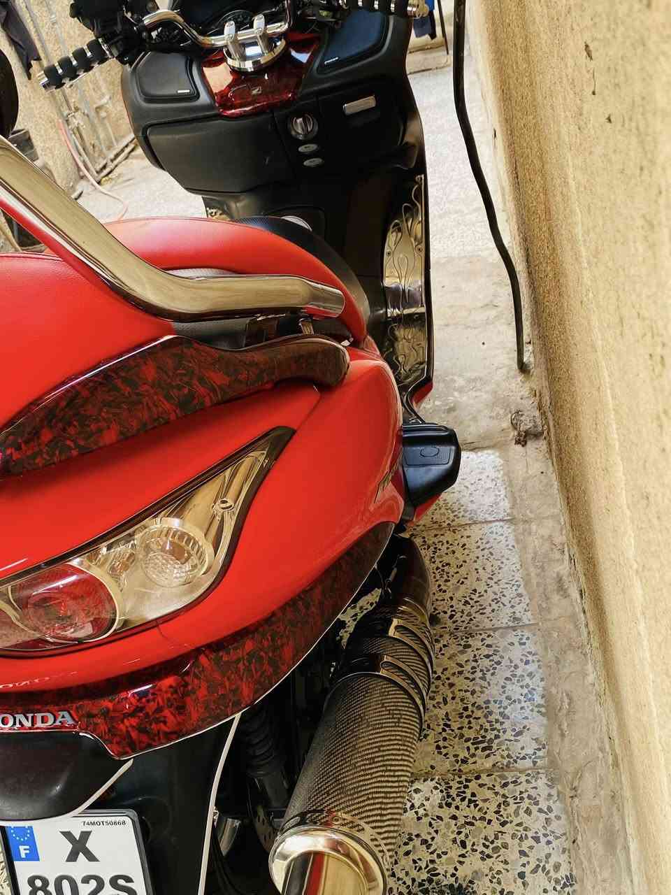 السلام عليكم فورزه 0/9
ماكو داعي احجي تفاصيلها الصوره كدامك وهيه تحكم
المكان  بغداد حي المعلمين الامين 
رايدها ب 14 وبيها مجال
الاتصال على الرقم ***********
