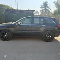 جيب شيروكي اوفر لاند 2011 سياره مكلوبه بيها ضربة بجم سيارة مصبوغ عام ا...