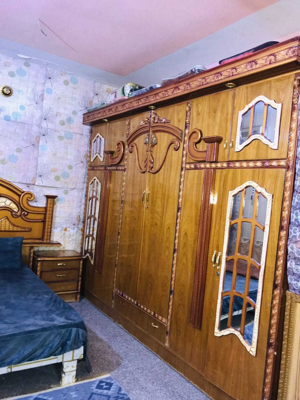 سلام عليكم غرفه اخشاب للبيع 
السعر 500
الرقم ***********
