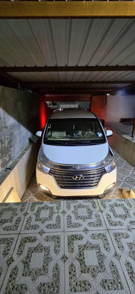 سلام عليكم للبيع ستاركس  موديل 2020 رقم بغداد تحويل ثاني يوم سنويه ل٣٠ باب الصندوك مبدل بلادي او بيها بارد فقط رقم الهاتف ***********
