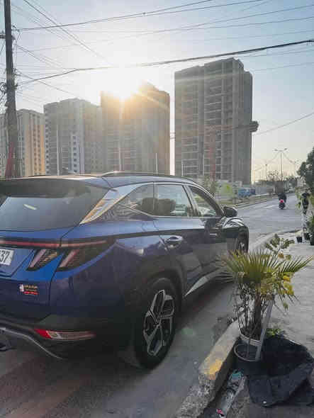 توكسان مديل 23 
مواصفات 
1 بنراما 
2 بصمه 
3 تشغيل عن بعد 
4 كشن جلد
5كراسي كهرباء 
6تحريك سياره على ريمونت 
7تدفئه وتبريد بل كشنات 
8رادرات بل مري 
9مكينه 2500
10 قياده3 انواع سبورت + نورمان + ايكو 
11صندوك ذكي 
بعد بيها هواي مواصفات 
حادث باب خلفي مبدل + جاملغ إصبع 
مكاني بغداد الحريه 
سعر 225 وبيها مجال قليل 
رقمي *********** Colombo
