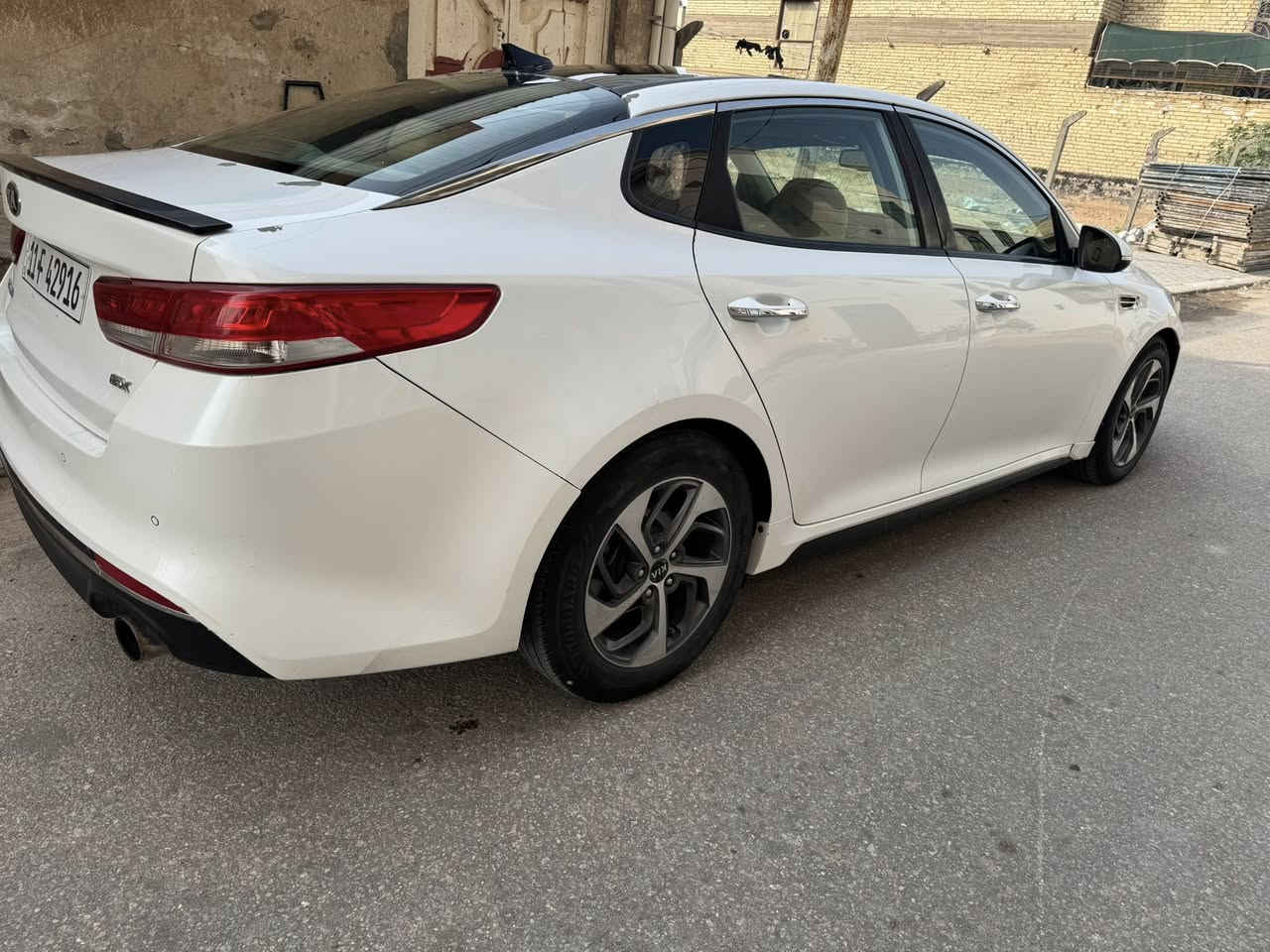 اوبتيما موديل 2016  شكل 2020
مكينة 2400 وارد امريكي 
حادث جدا بسيط يم البك لايت جاملغ الايسر يعني صبغ جاملغ وباب كلير الي بصفه  لان لونه صدفي لازم تلاون ويه الجاملغ
فوووووول مواصفات لمتددد للاخير 
المواصفات 
بصمه 
بنيراما
كشنات تبريد تدفئة 
كشنات جلد كهربائي 
لايت زنون اصلي 
ترحيب 
نقطه عمياء 
كاميرا دواره 
3 وضعيات قيادة.
  سبورت ECO.. NORMAL 
تبريد امامي خلفي 
هيترات 
ثلاجه
كشنات ذاكره 
خزن ميموري 
تحكمات فوول
وبعد هواي مواصفات بيهة السعر 120 وبيه مجال بسيط 
رقم بغداد دولي تحويل ثاني يوم 
مكينة وكير ع حدادية جديده 
تخم تاير جدد باتري جديد 
السيارة جاهزة ونضيفه جداا

***********
