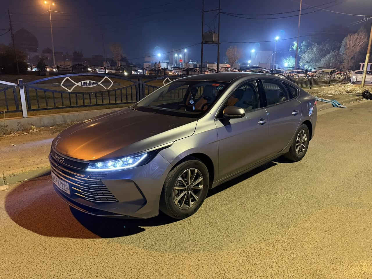 بي واي دي دسترويل شاشه قلاب و داخل ابيض رياضي و باقي موصفات معروفه 
موديل 25 
مكاني بغداد حي الاعلام رقمي *********** 
السعر 18.900 
سياره مكفوله من حادث او صبغ بيه كم ملاحظه بسيطه فقط

