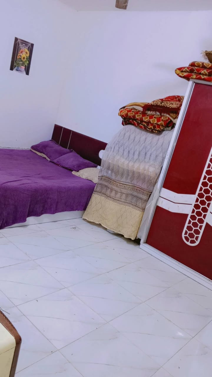بيت زاعي للبيع بحي نيسان مساحه 110 استقبال كبير وصاله وغرفه ومطبخ قريب ع الحولي مقابيل العسكري استفسار ع ارقم ***********
