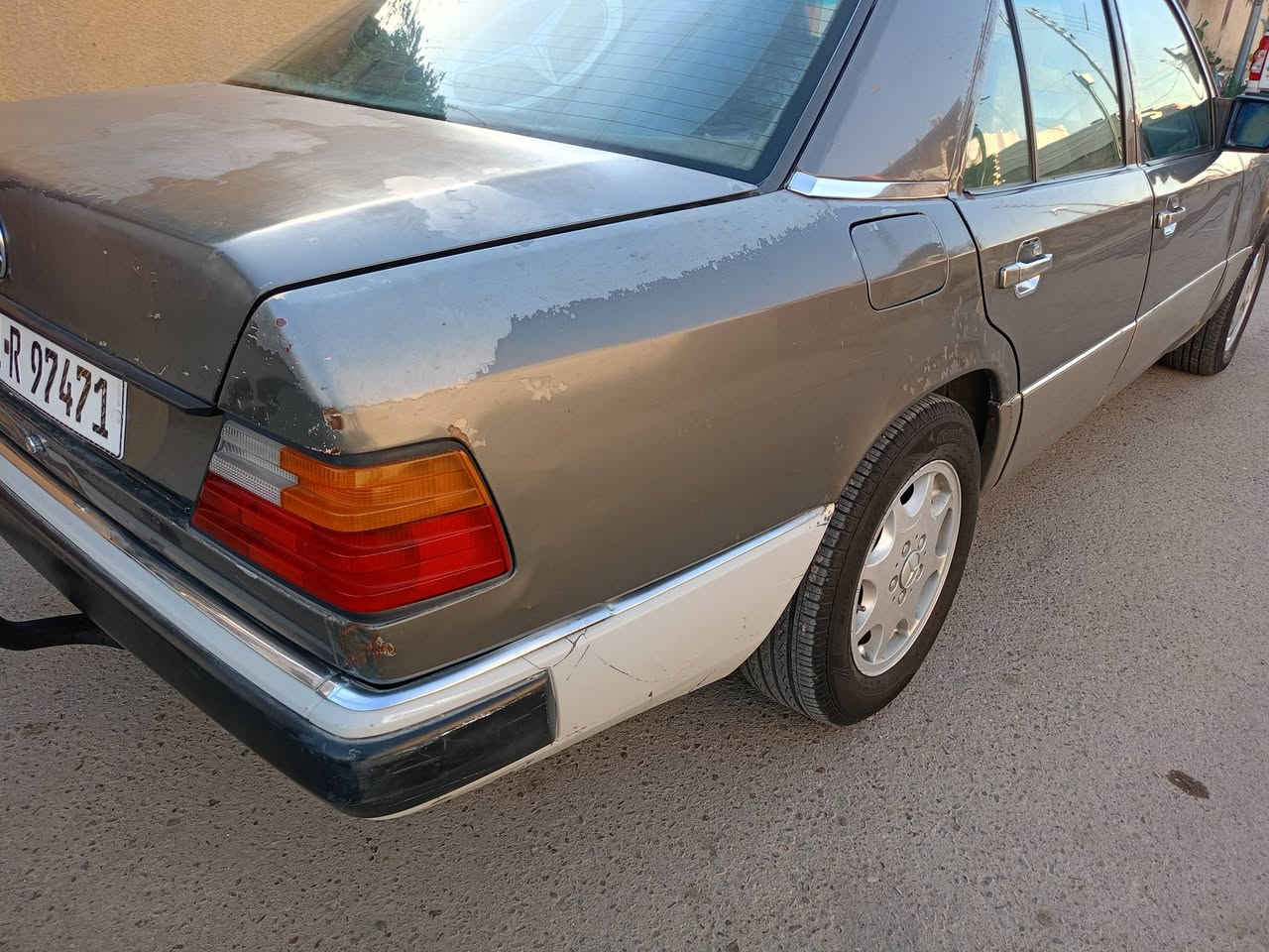 السلام عليكم مارسدس  دب 300محوره مكينه 2500 رقم بغداد انكليزي بسمي موديل 89مشروع وطني سنويه تنتهي بل ٢٧ تبريد منضومه جديده  تخم تاير جديد ويل كب  خمسه تفاحه  كهربايات  كله شغاله دشبول كله شغال  بيه  خياس جوه كاعيه السايق  بعدني ممسوي  وبيه تعمير بل قواعد بسيط. صدر خلفي امامي جديد جعمكه جديده  غرفه. نضيفه   سياره ترايك وين معجبك. خير من الله   سعره 37 وبيه مجال حك الجيه   مكان  السياره  صويره   رقمي ***********
