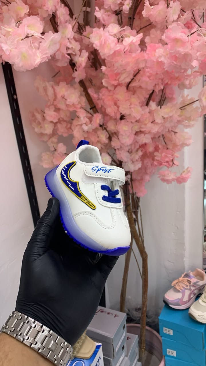 PInk shoes 
جديد  حذاء طفل أشكال وألوان مختلفة من قياس 20الى 25

📍الدور نهاية سوق الخضار مجاور مجمع كرستال


**إذا كنت صاحب هذا الإعلان وتريد حذفه لأي سبب، رجاءا أرسل رسالة إلى الدعم الفني**