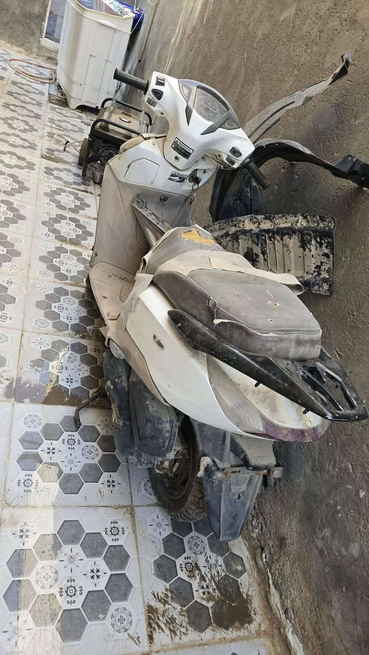 دراجة لبيع متروكة مكان الديوانيه حي لعسكري رقم الهاتف ***********
