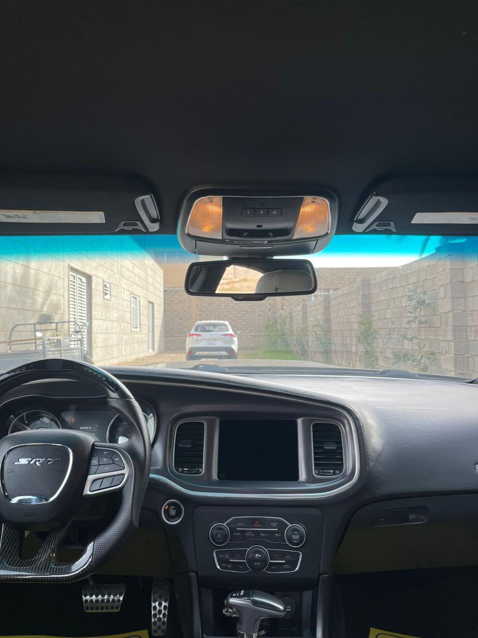 سلام عليكم 
جارجر 2020

ماشيه45الف
Rt5700
حادثه جاملغ وشوي من بنيد 
قطعه وحده صبغ الجاملغ فقط ورصعه صغيره بل تكمه 
السياره فول عده السلايد
كشنات تدفئه تبريد 
جلد ومخمل الخلفي تدفئه
كامره دواره 
رادار جانبي 
كزوز بلادي 
عليه دركه كاربون ار بي ام 
مكاني الجادريه 
سعره 225وبيه مجال
***********
