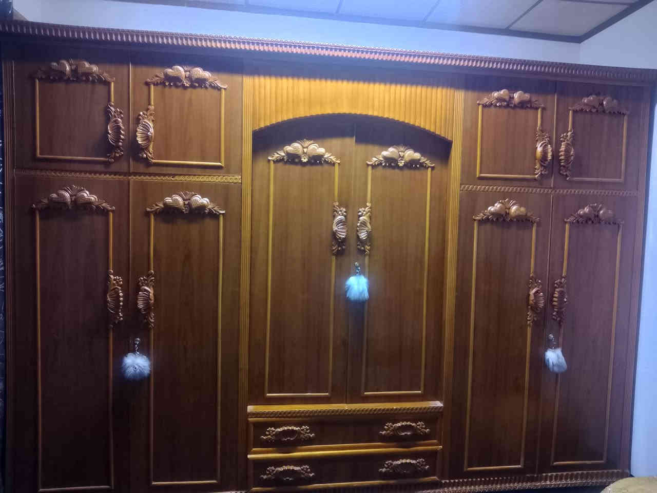 كنتور ملحق نظيف حيل 6 ابواب للبيع التواصل على رقم الهاتف ***********
