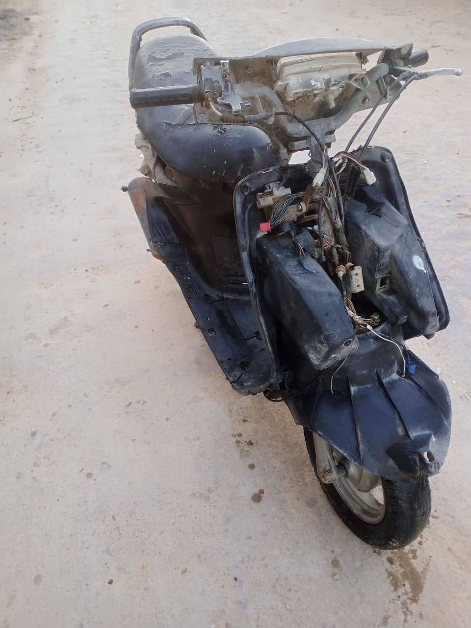 سلام عليكم فراشه للبيع محرك حاويه ب 180 وبيه مجال مكان كوفه رقمي ***********
