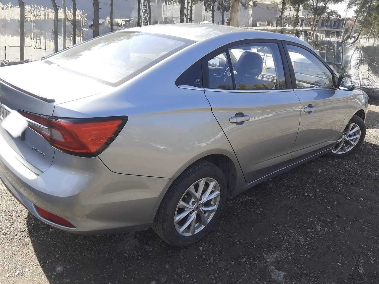 ***********
MG5 2022  رقم دهوك

سياره بدون سبخ
ماشيه ٩٦ كيلو
كيرو محرك شرط
موسفات كونفورت 
بصمه
حساس
شاشه 
كاميره
سعر ٩٤ ورقه فقط
مكان سياره دهوك
