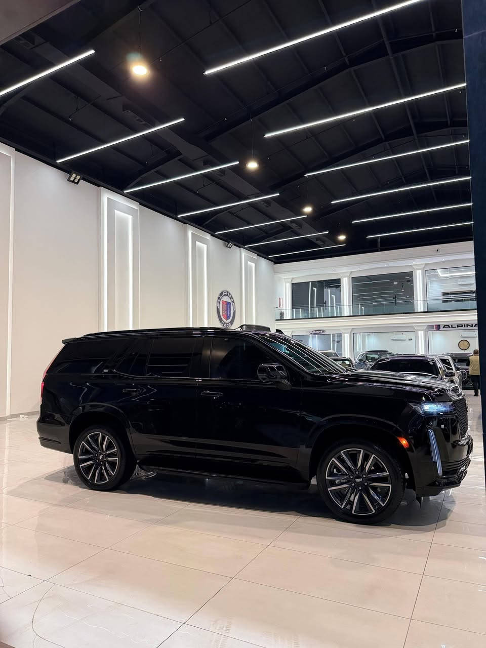 للبيع فقط كاديلاك  2022Escalade 600 Sport السعر66الف ونص وماكو هيج سعر
‏‎لاون اسود ملكي  فول فول مواصفات 
‏‎ماشييه 98 الف ميل 
‏‎سياره امريكي كلين تايتل 
‏‎مكفولة كفالة عامة فقط 
بيها بارد شوي بلباب الخلفي 
الباقي مكفول  حت الدعاميات 
‏‎رقم دهوك  تحويل ثاني يوم 
‏المواصفات السياره
تشغيل عن بعد  
‏‎36 سماعة  
‏‎‏‎5 كاميرات
‏‎‏‎5 بصمات
‏‎فور ويل
‏‎كشن رجاج 
‏‎دوسات كهرباء 
‏‎داتا شو 
‏‎بانوراما 
‏‎داخل اسود مات 
‏‎لايت زنون عالي ناصي ٥ عدسات
‏‎‏‎4 شاشات بالدشبول والسقف والكشنات
‏‎تحكم بريك 
تحكم ستيران ذاتي
ثلاجه شحن الاسنكي
جكات هودرليك
‏‎جنطه ذكيه جلاق
‏‎رادار تحديد مسار
‏‎رادار خلفي
‏‎رادار امامي 
‏‎رادار جانبي 
داخل عسلي مع اسود 
‏‎كشن تدفئة وتبريد سايق وراكب
‏‎كشنات امامية تدليك
‏‎كشنات خلفية تدفئة
‏‎مري شفط 
‏‎اشارة بداخل المراية
‏‎كشنات جلد سبع مقعد
‏‎كشنات خلفية منفصل VIP
‏‎علامة كاديلاك ضوئية بالدعامية الخلفية
‏‎الكشنات كهرباء 
‏‎ذاكرة ميموري ستيرن وكشن
‏‎قاصه 
‏‎ويل ٢٢ بلادي 
‏‎بااختصار السيارة فول للاخير وجاهزه من كلشي بوليش نانو سيراميك جديد سياره بعدها بريحة الوكاله
كتاب تضليل وياه السياره السعر 665ورقه وبيها
مجال بسيط الشراي مكان اربيل 
رقم صاحب السيارة 
***********
