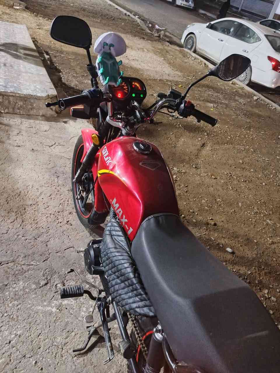 سلام عليكم 
دراجة للبيع سونك موديل 2025 داخلة ادوات مكينة بلادي كوله شغال بيهة نواقص بسيطة السعر 750 بيهه مجال حك الجية مكاني بغداد الأمين الثانية رقم الهاتف ***********
